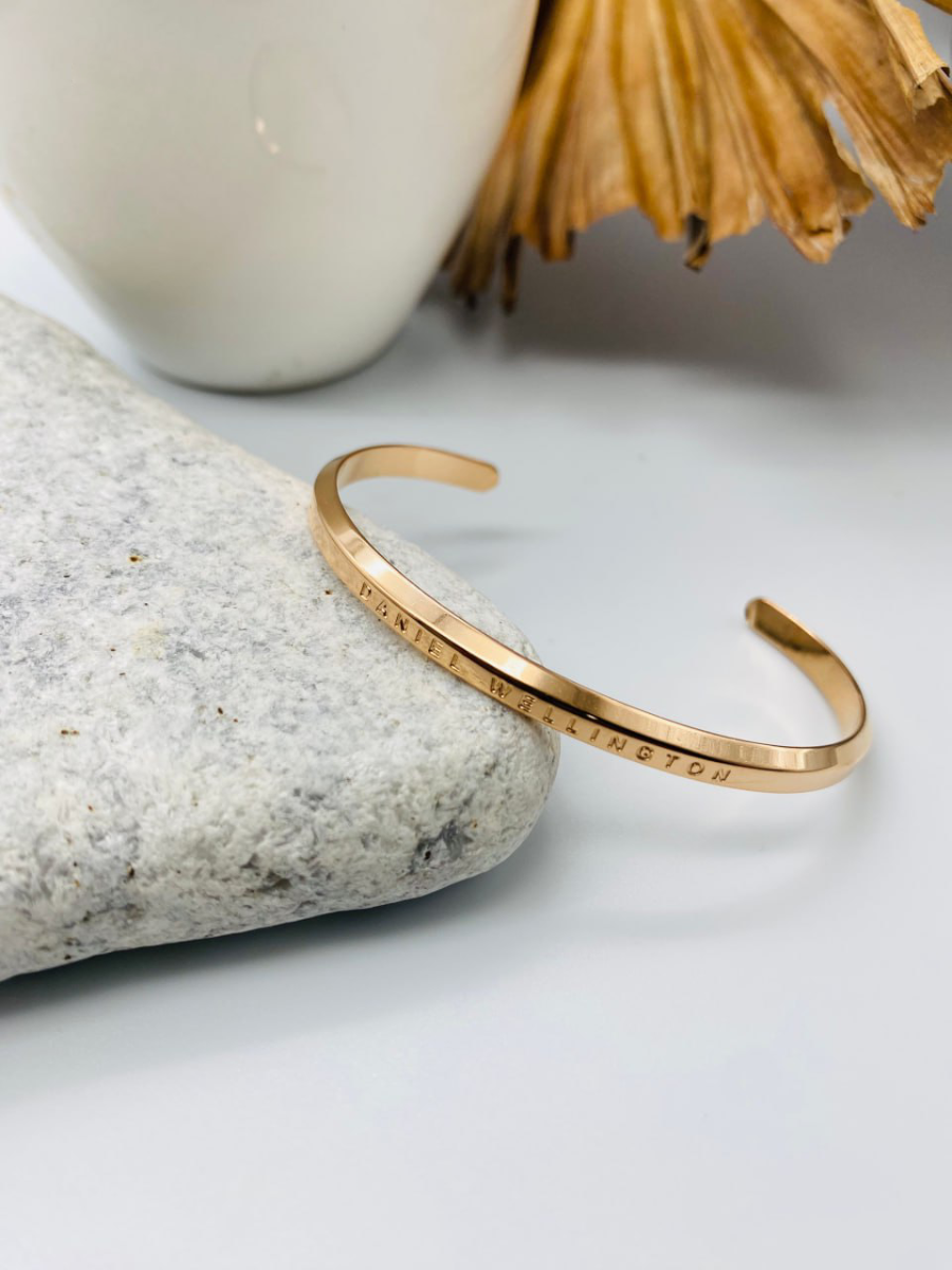 Buy Stylish Women's Golden Cuff Bracelet Online – The Jewelbox