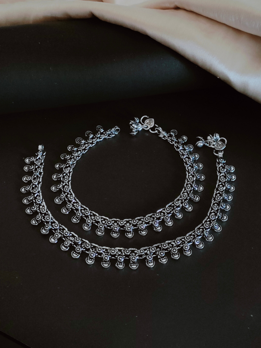 Buy Classic Simple Oxidised Silver Payal Anklet - TheJewelbox