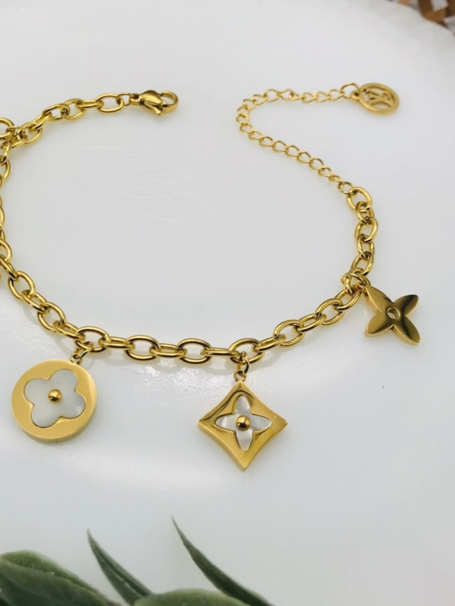 Buy Clover Hanging Charms Gold Plated Chain Bracelet Online – The