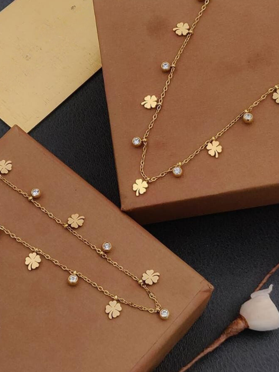 Clover and Diamond Charms Minimal Rose Gold Chain Necklace