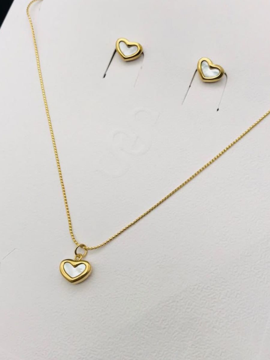 Cute Pearl Heart Pendant Golden Plated Necklace with Earrings