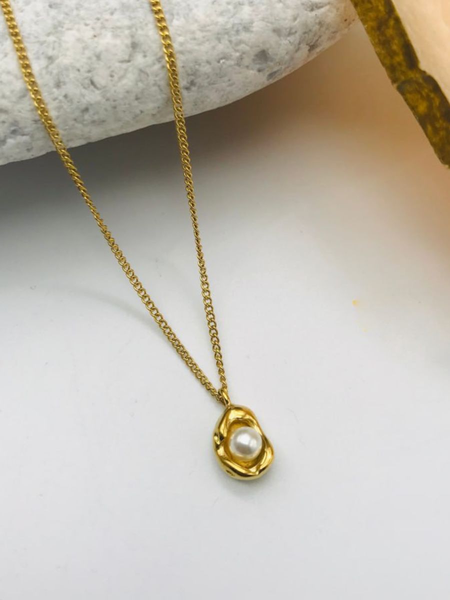 Dainty Minimal Peanut Pearl Pendant Chain Necklace