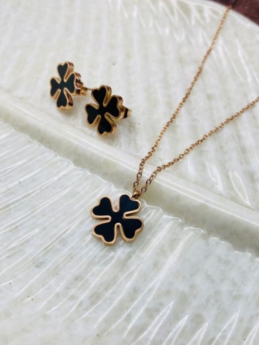 Four Leaf Black Floral Pendant Rose Gold Chain with Earrings