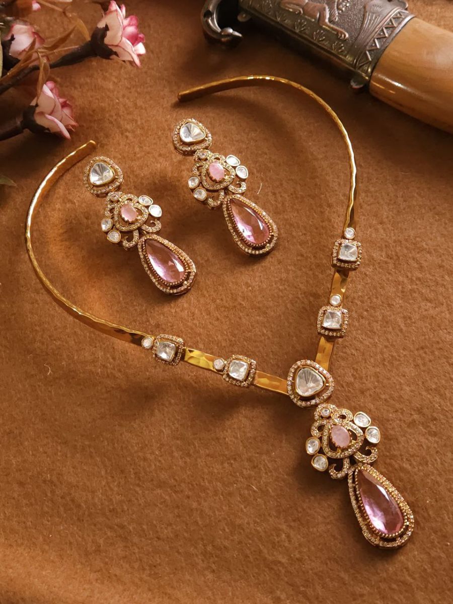 Buy Light Pink Stones Kundan Studded Golden Hasli Necklace Set - TheJewelbox