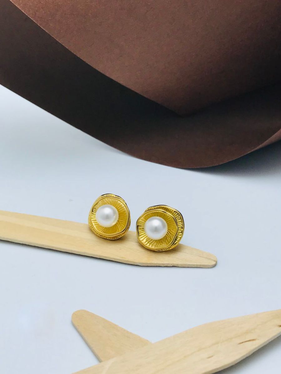 Buy Minimal Pearl Studded Gold Toned Flower Stud Earrings - TheJewelbox