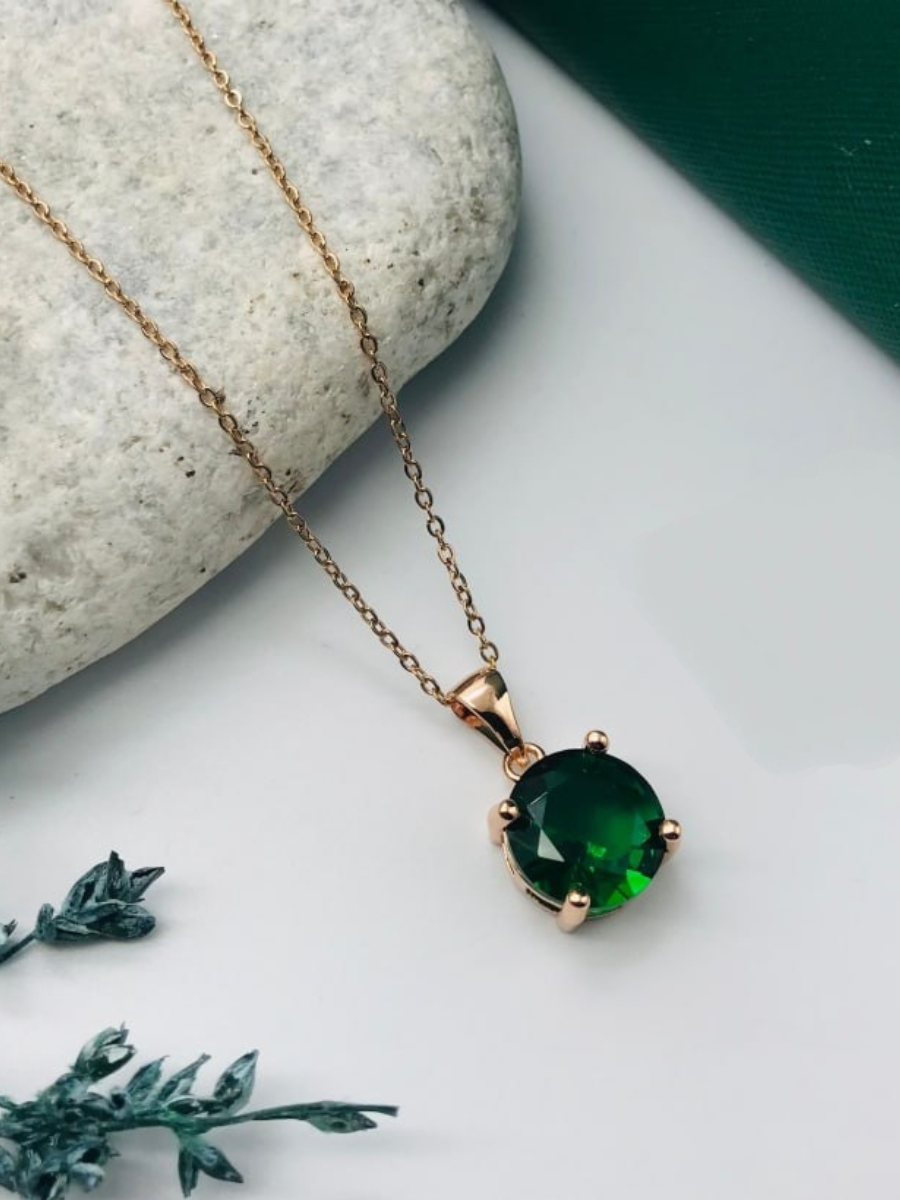 Dainty Emerald Necklace – Aris Heartmade