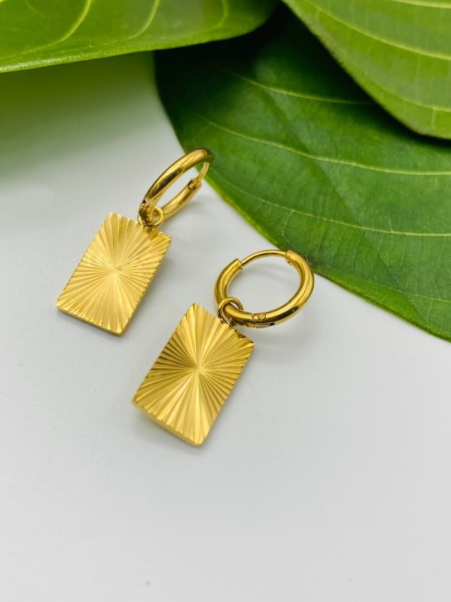 Gold Finished Square Shaped Earrings Along with Changeable Stone -...