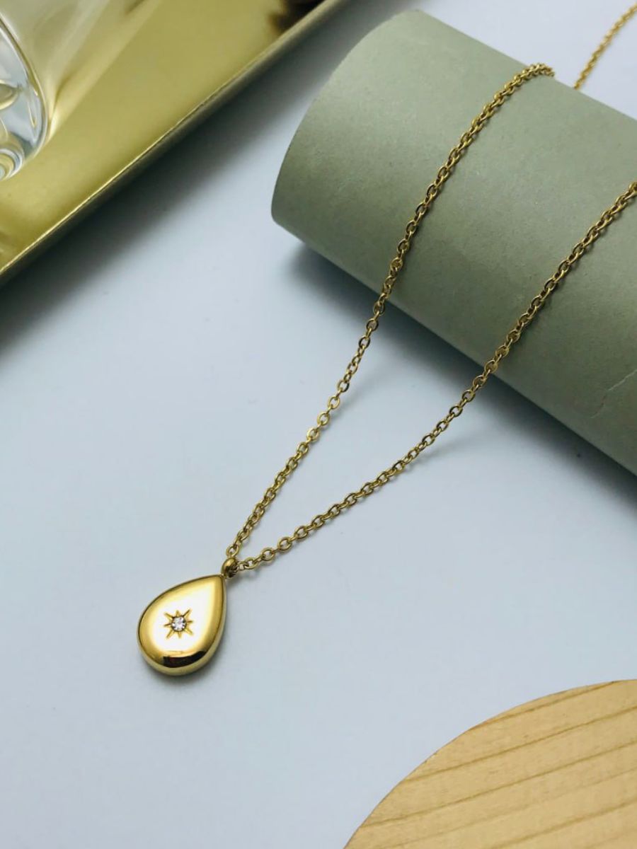 Tiny Star Waterdrop Pendant Golden Chain Necklace